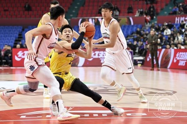 北京男篮客场击败吉林男篮，实现连胜